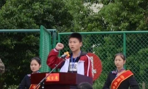 活力少年多才艺 ，篮球场上展风姿——筠连县中小学生篮球比赛开幕5.jpg
