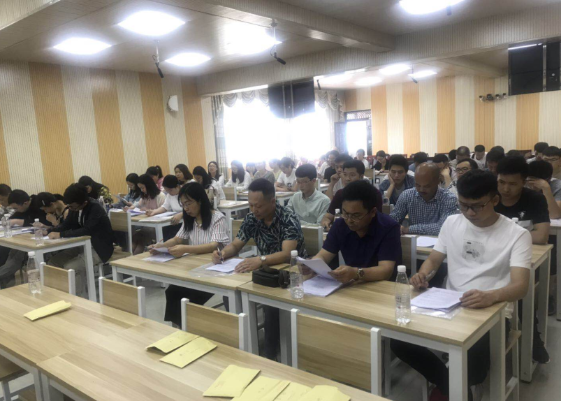 筠连县2020年春期初三物理、化学复习研讨会顺利开展3.png