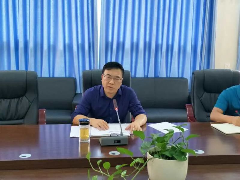 筠连县中学工会召开2020年秋期工会委员会议2.jpg